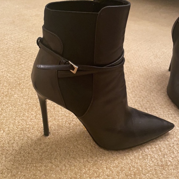 Heeled booties only worn once. - Picture 4 of 7